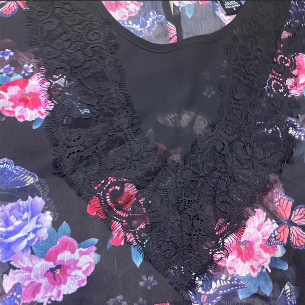 Torrid Floral and Butterfly Babydoll Top - Picture 13 of 14